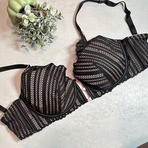 Victoria's Secret Black and Pink Lace Plunge Geometric Bra size 36D